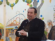 Andreas Giebel stellte am 21.08.2014 den offiziellen Oktoberfest Maßkrug 2014 vor (©Foto: Martin Schmitz)